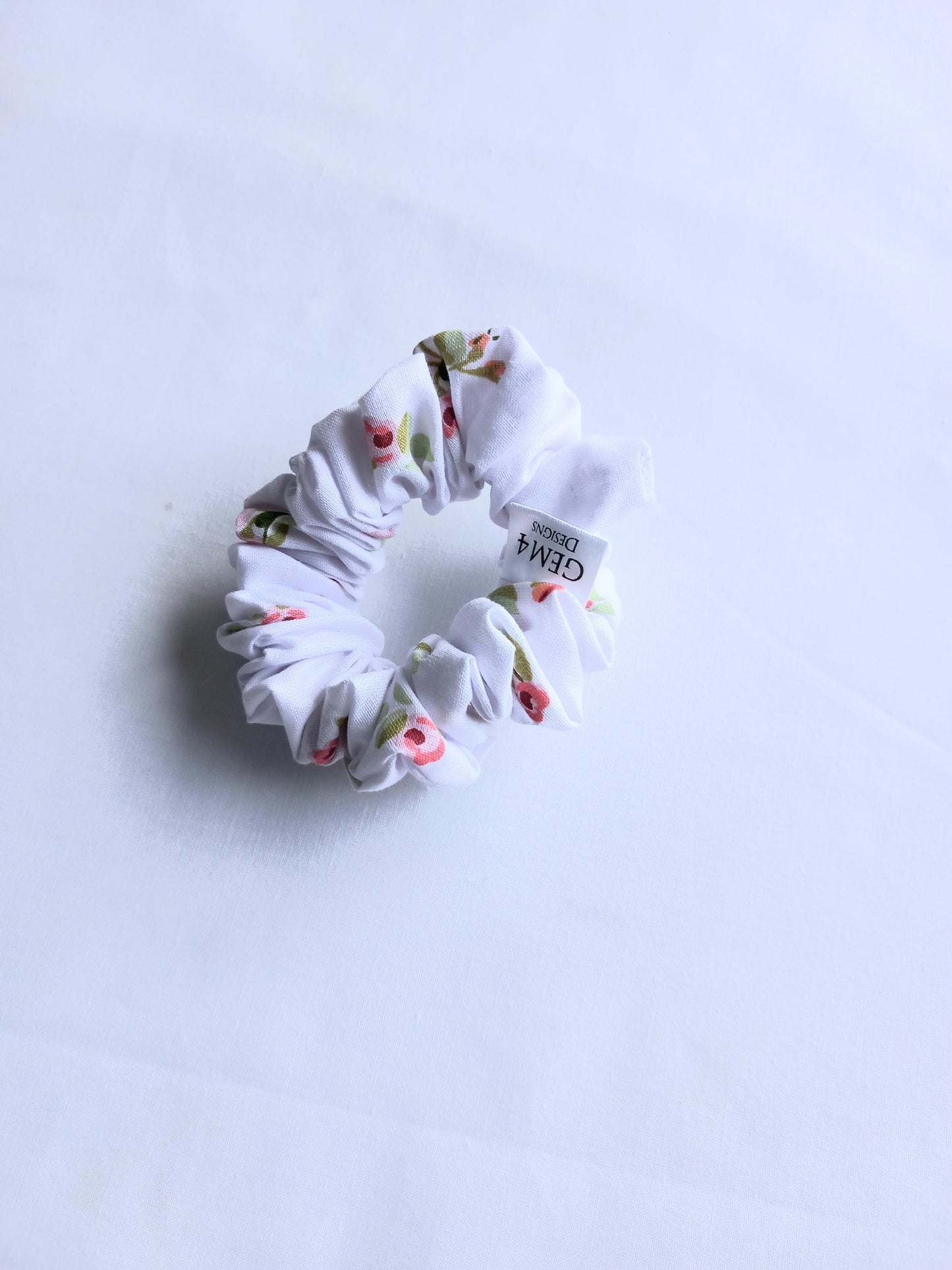 Mini Rosa Scrunchie