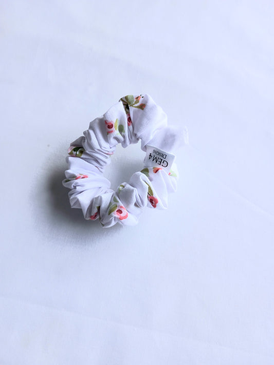 Mini Rosa Scrunchie